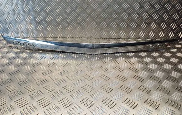 Opel Astra H Tailgate trim 13105814 461088395