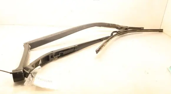 Front wiper blade arm