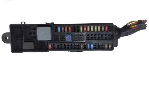 Ford Focus Fuse module 55FK0D70C AV6T14K131AB