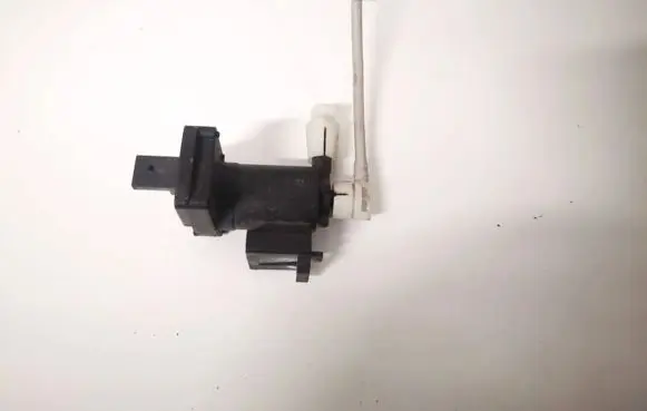 Mercedes-Benz C W203 Turbo solenoid valve A2038000478