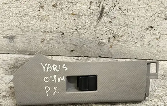Toyota Yaris Electric window control switch 742310D090