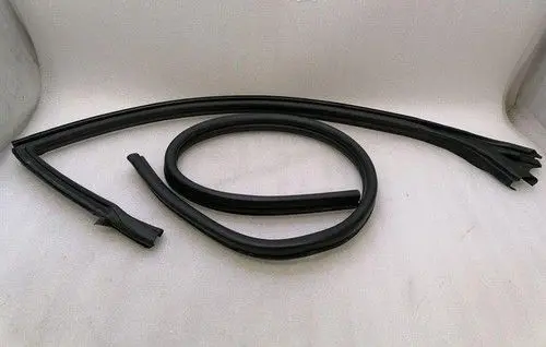 Ferrari FF Rubber seal front coupe door window 83370100