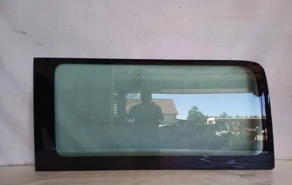 Volkswagen Crafter Rear windscreen/windshield window A9066734009