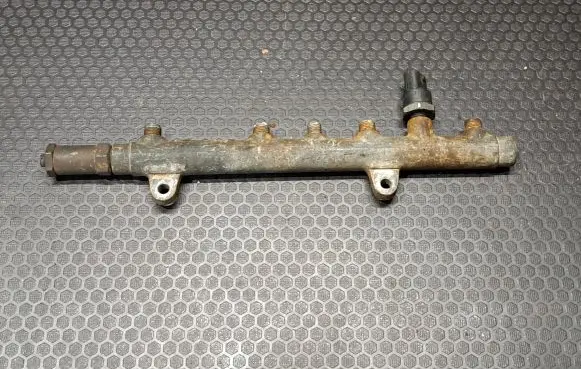 Opel Movano A Fuel main line pipe 7700114017 0445214024