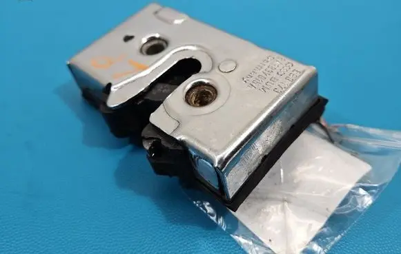 Audi 80 90 S2 B4 Front door lock 8A1837015A IMPRK1538328