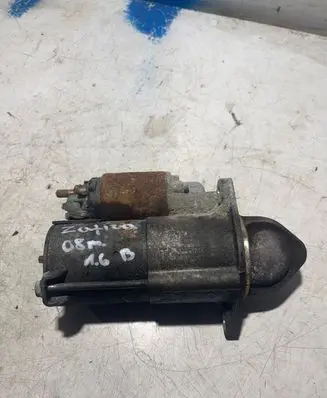 Opel Zafira B Starter motor