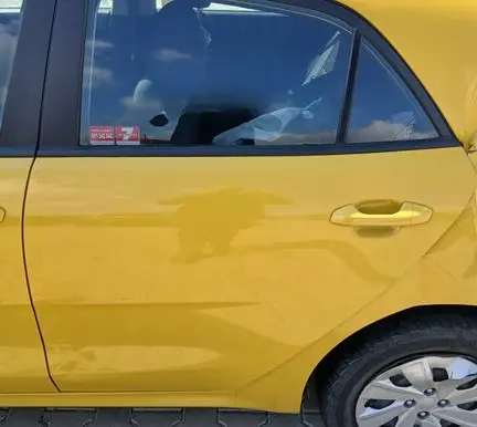KIA Rio Rear door