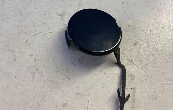 Renault Megane III Front tow hook cap/cover 511807257R