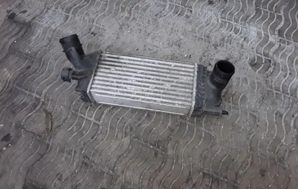 Citroen C5 Intercooler radiator 9657073480