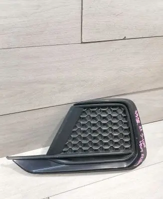 Audi A1 Front bumper lower grill 82A807681E