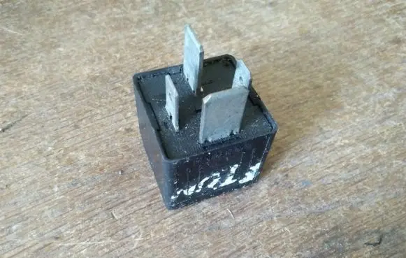 Volkswagen Golf IV Other relay 95VW10K705CA 7M0951255A V23136J6X45