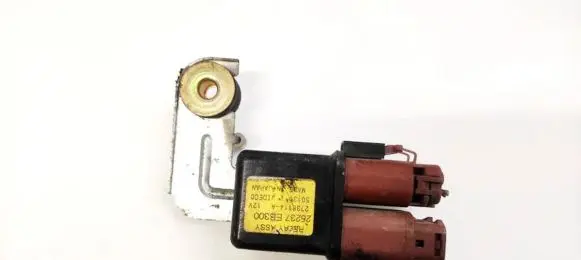Nissan Pathfinder R51 Glow plug pre-heat relay 25237EB300 2738114A