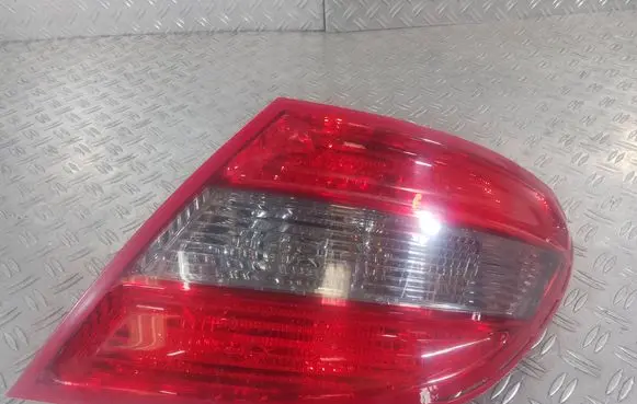 Mercedes-Benz C W204 Rear/tail lights 2049068602R
