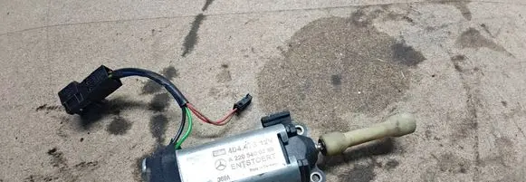 Mercedes-Benz E W211 Steering column adjust motor A2205400288 404476