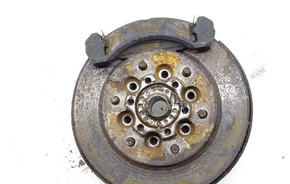 Front wheel hub spindle knuckle