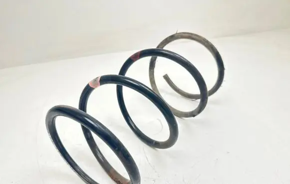 Nissan X-Trail T30 Rear coil spring