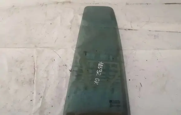 Opel Zafira A Rear vent window glass 