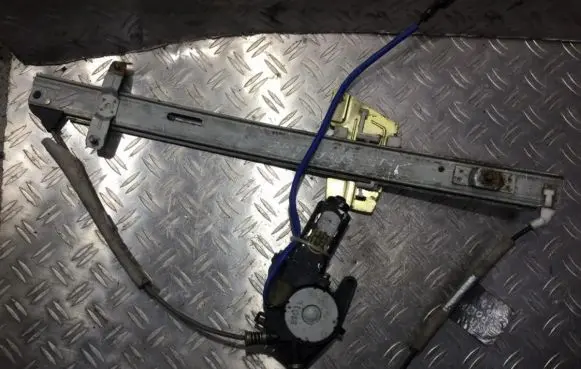Mazda Xedos 9 Sliding door window regulator with motor