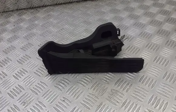Volkswagen Golf V Accelerator throttle pedal 1K1721503P