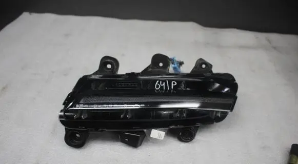 Peugeot 5008 II Front fog light 558370 210429FJ70 9836230980