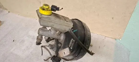 Volkswagen Sharan Brake booster 7M3612100F