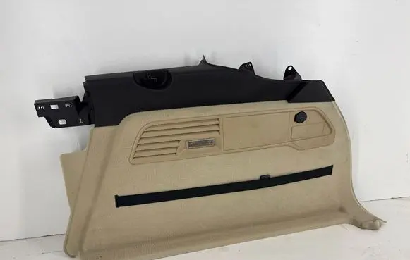 Volkswagen Touareg II Trunk/boot side trim panel 7P6863820B 7P6863820
