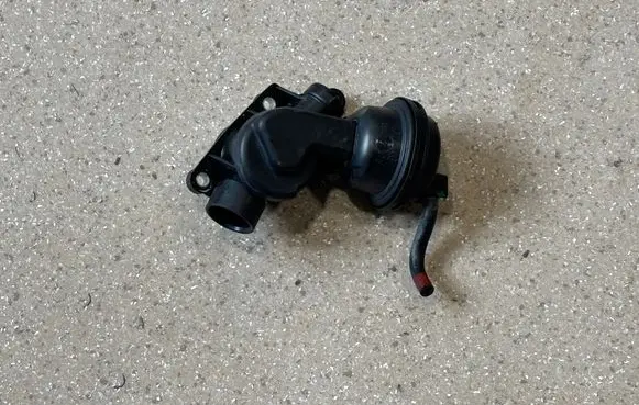 Porsche Panamera (971) Coolant heater control valve 06M121678F