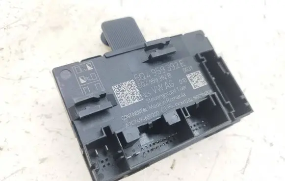 Skoda Octavia Mk3 (5E) Door control unit/module 5Q4959392E 5Q4959392B A2C7494680200