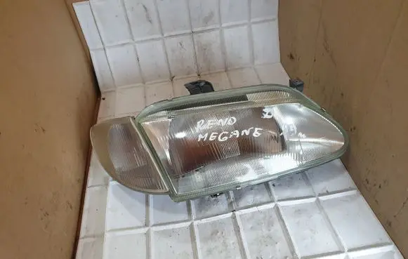 Renault Megane I Headlight/headlamp 7701672735 7700831463