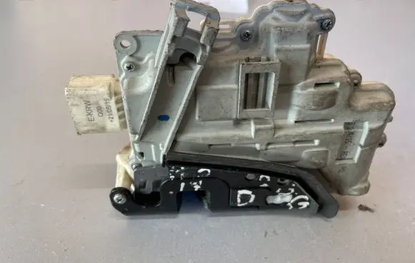 Audi A3 S3 8V Rear door lock 4G0839016