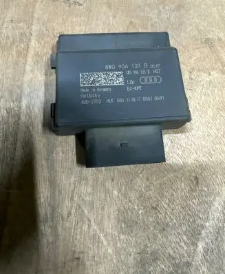 Audi A4 S4 B9 Fuel injection pump control unit/module 8W0906121B AUD2702