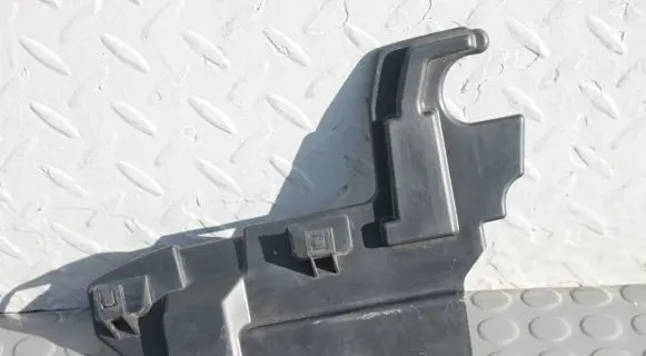 Suzuki SX4 S-Cross Intercooler air channel guide 