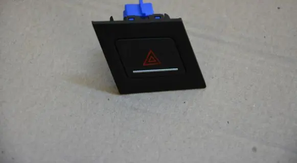 Volkswagen Touran II Hazard light switch 5TB953509