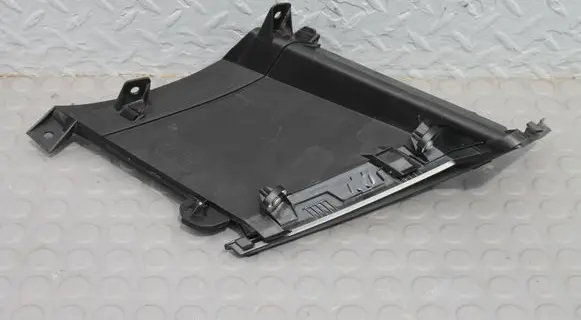 Nissan Qashqai J12 Other exterior part 622526UA0A 62252-6UA0A KIEROWNICA-PRAWA