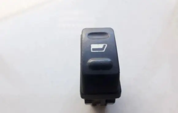 Citroen Xsara Picasso Electric window control switch 22661 M6204