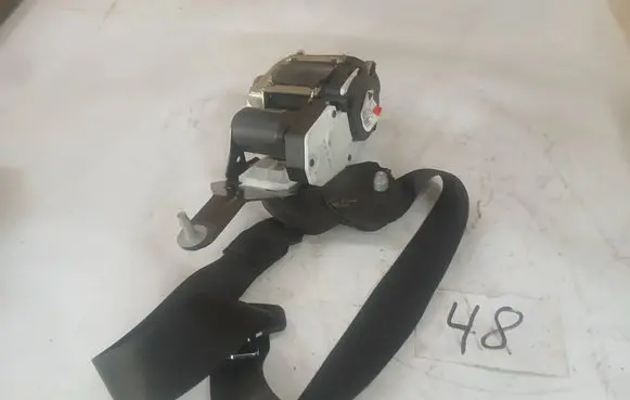 Mercedes-Benz E W212 Front seatbelt A2128600786
