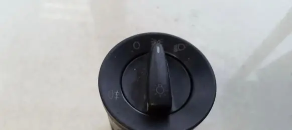 Volkswagen Golf IV Light switch