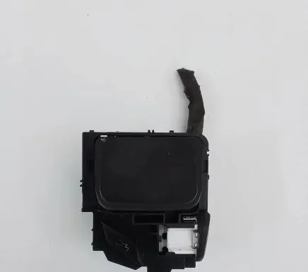 Head unit multimedia control