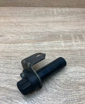 BMW 5 E39 Crankshaft position sensor 2243560