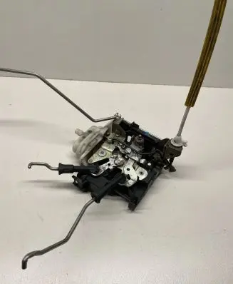 Audi A3 S3 8L Front door lock