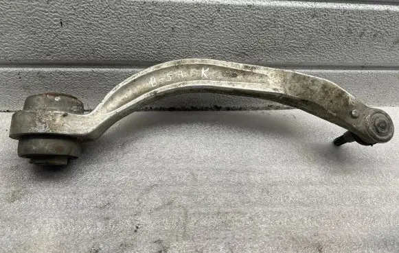 Volkswagen PASSAT B5 Front lower control arm/wishbone
