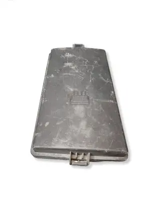 Volkswagen PASSAT B8 Fuse box cover 5Q0937132B