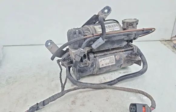 Audi A8 S8 D3 4E Air suspension compressor/pump 4E0616005D