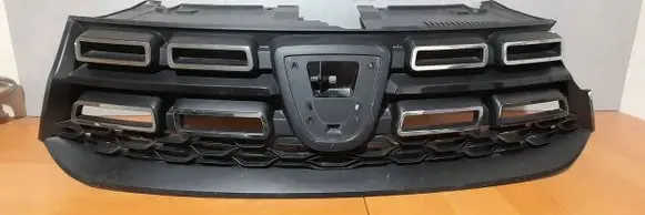 Dacia Sandero Front bumper upper radiator grill MIA11279