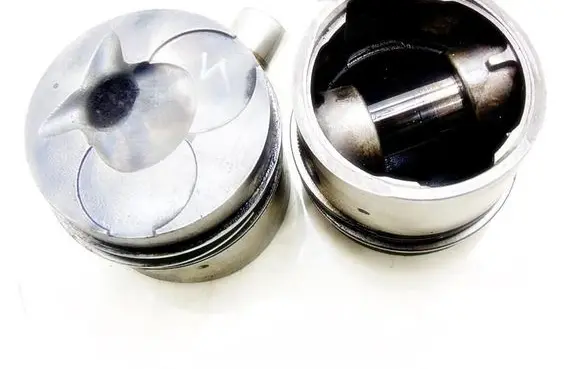 Mercedes-Benz 200 300 W123 Piston 7199789355