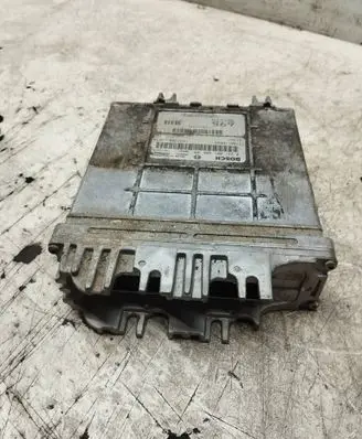 Volvo S40, V40 Engine control unit/module 0281001906 P30613695 7700110648
