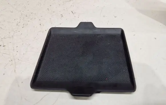 Tesla Model Y Other center console (tunnel) element 175553001
