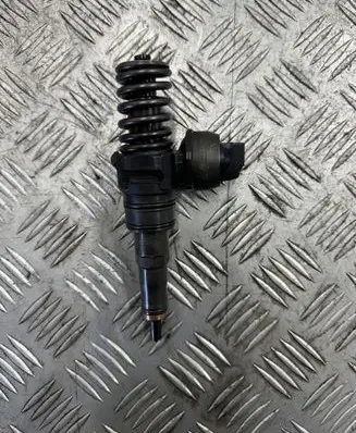 Volkswagen Caddy Fuel injector 038130073BN