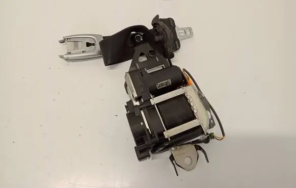 Mercedes-Benz S W222 Front seatbelt 630147300 012R000 0589P1000250