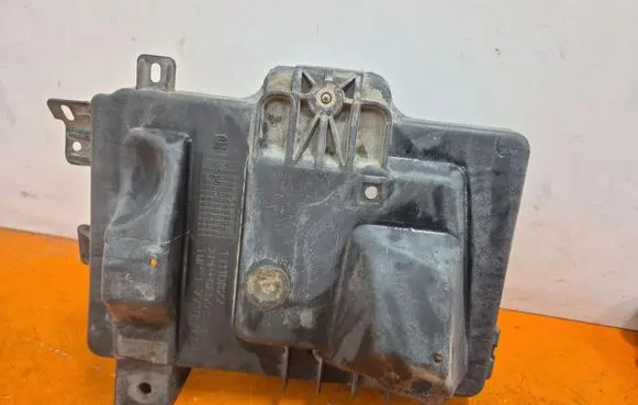 Opel Astra H Battery box tray 13110827